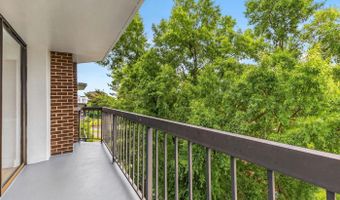 1401 N RHODES St 604, Arlington, VA 22209