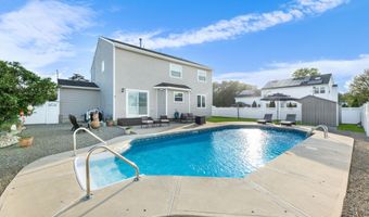48 Poplar St, Beachwood, NJ 08722