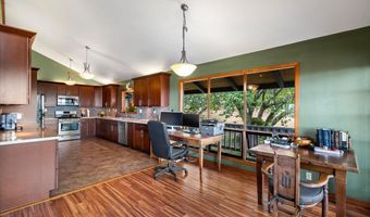 1365 Piiholo Rd, Makawao, HI 96768