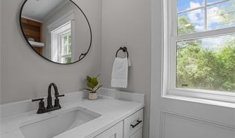 5 Lillis Ave, Barrington, RI 02806