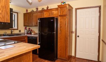 13394 Hughes Ct, Apple Valley, MN 55124