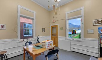 14 School St, Bristol, VT 05443
