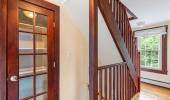 4 Garfield Ave, Bristol, RI 02809