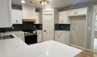 905 Hickory St, Altus, OK 73521