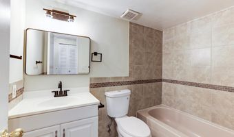 7905 DASSETT Ct 101, Annandale, VA 22003