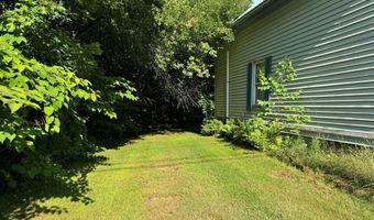 121 Main Rd, Abbot, ME 04406