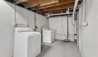 2219 N UNION St, Appleton, WI 54911