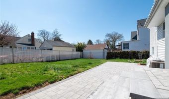 136 E Clinton Ave, Bergenfield, NJ 07621