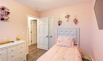 3 Hilltop St, Johnston, RI 02919