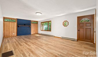 33 Baker Dr, Asheville, NC 28806