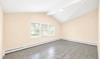 41 Madison Ave, Amityville, NY 11701