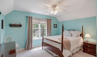 10 WHIRLAWAY Dr, Bear, DE 19701