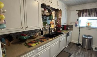 207 S 7th St, Amory, MS 38821