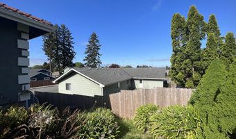 815 Highland Ave, Brookings, OR 97415