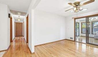 60 Pelican Dr, Bayville, NJ 08721