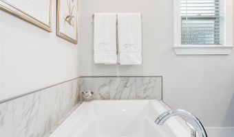 21933 Shearwater Dr, Athens, AL 35613