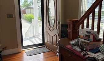 15 Villa Ave, Cranston, RI 02905