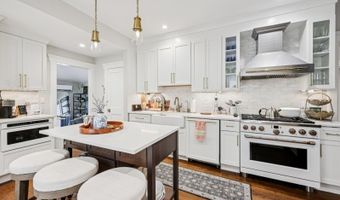 44 Washington Pl, Villas, NJ 07450