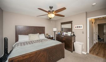 704 Woodrun Dr, Ballwin, MO 63021