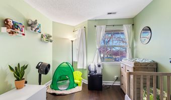 737 W Happfield Dr, Arlington Heights, IL 60004