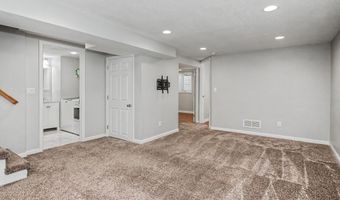 623 River Oak Dr, Ames, IA 50010
