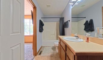 1271 Oxford Cir, Akron, OH 44312