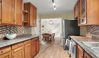 10 Crest Rd, Danbury, CT 06811