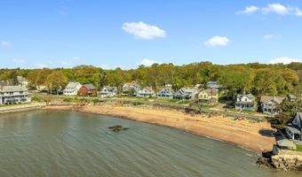 58 Grove St Ext, Branford, CT 06405