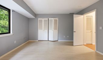 10 Ives Hill Ct 10, Cheshire, CT 06410
