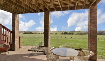 3988 N Farm Road 35, Ash Grove, MO 65604