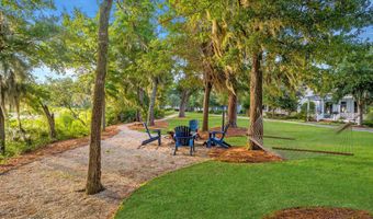 2 Creeks End Ln, Beaufort, SC 29902