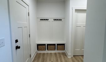 5661 Wooded Vly, Flowery Branch, GA 30542