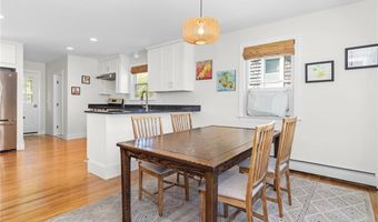 92 Franklin St, Bristol, RI 02809