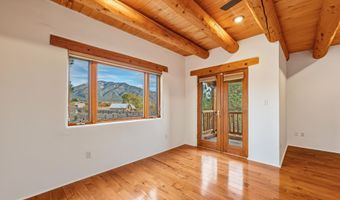 9 Desiderio Rd, Arroyo Seco, NM 87514