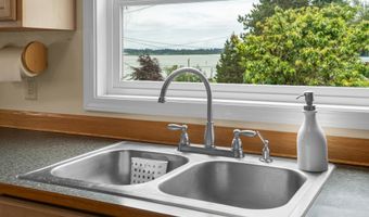 97 DRESDEN St, Astoria, OR 97103