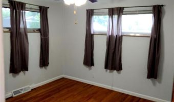 316 Lakeside Dr, Ballwin, MO 63021