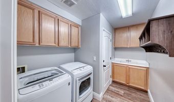 8620 Estrelita Dr, Las Vegas, NV 89128