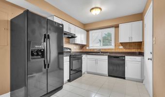 730 N Briar Hill Ln 5, Addison, IL 60101