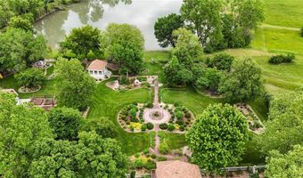 618 E 1714 Rd, Baldwin City, KS 66006