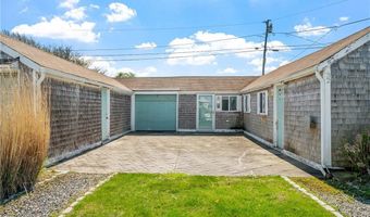 1 Offshore Rd 32, Narragansett, RI 02882