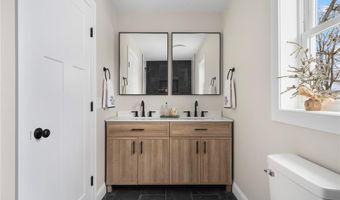 39 Winsor St, East Providence, RI 02914