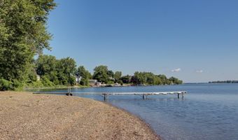 16 Macomber Pt, Alburgh, VT 05440