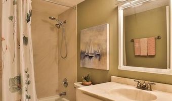917 Claytonbrook Dr 4, Ballwin, MO 63011