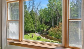 142 County Rd S, Algoma, WI 54201