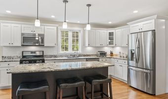 90 Village Place Dr, Barrington, NH 03825