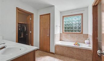 928 Bluestem Dr, Baldwin City, KS 66006