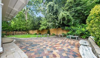 9715 SINGLETON Dr, Bethesda, MD 20817
