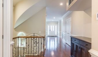 2138 PATRICK HENRY Dr, Arlington, VA 22205