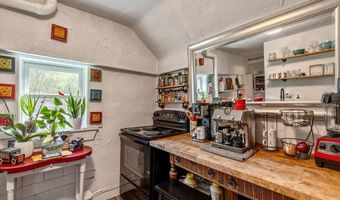 221 S Main St, Cambridge, VT 05444
