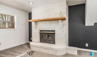 107 E Willow St, Beresford, SD 57004